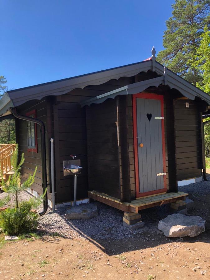 Timber Cottages With Jacuzzi And Sauna Near Lake Vaenern Karlstad Luaran gambar