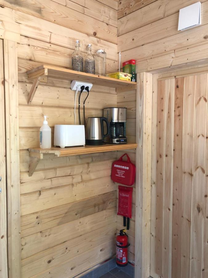 Timber Cottages With Jacuzzi And Sauna Near Lake Vaenern Karlstad Luaran gambar