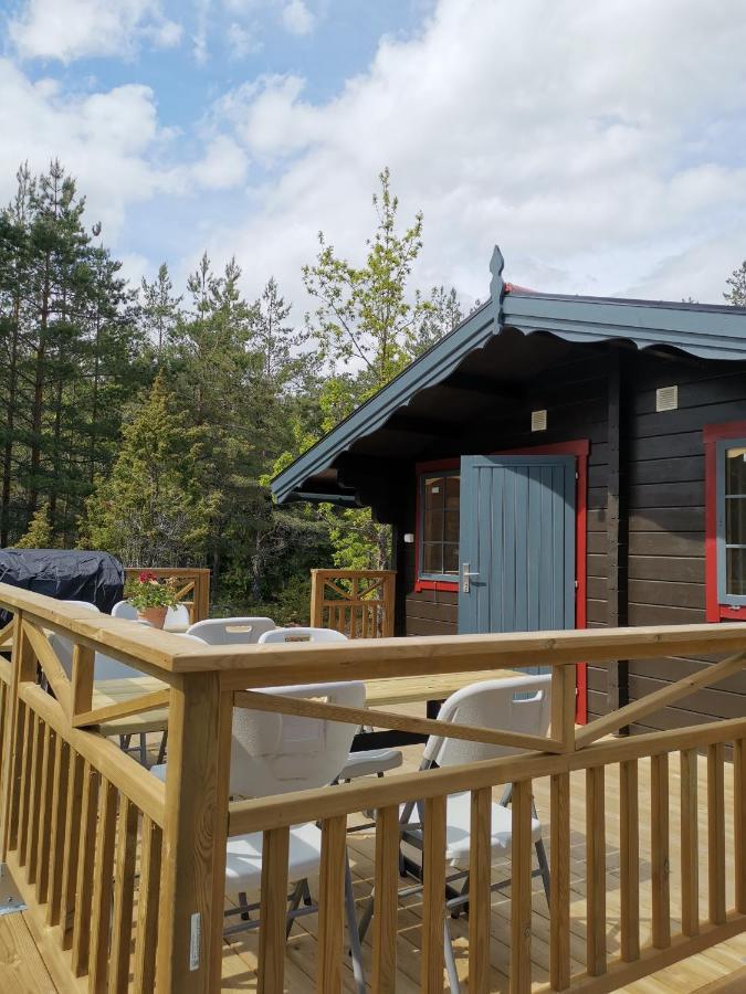 Timber Cottages With Jacuzzi And Sauna Near Lake Vaenern Karlstad Luaran gambar