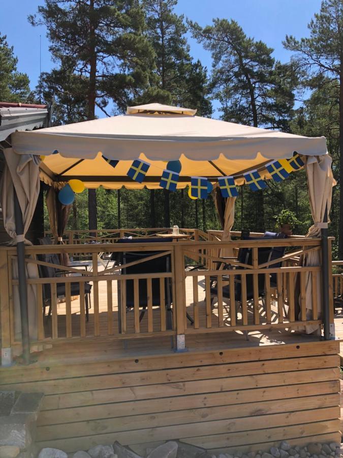 Timber Cottages With Jacuzzi And Sauna Near Lake Vaenern Karlstad Luaran gambar