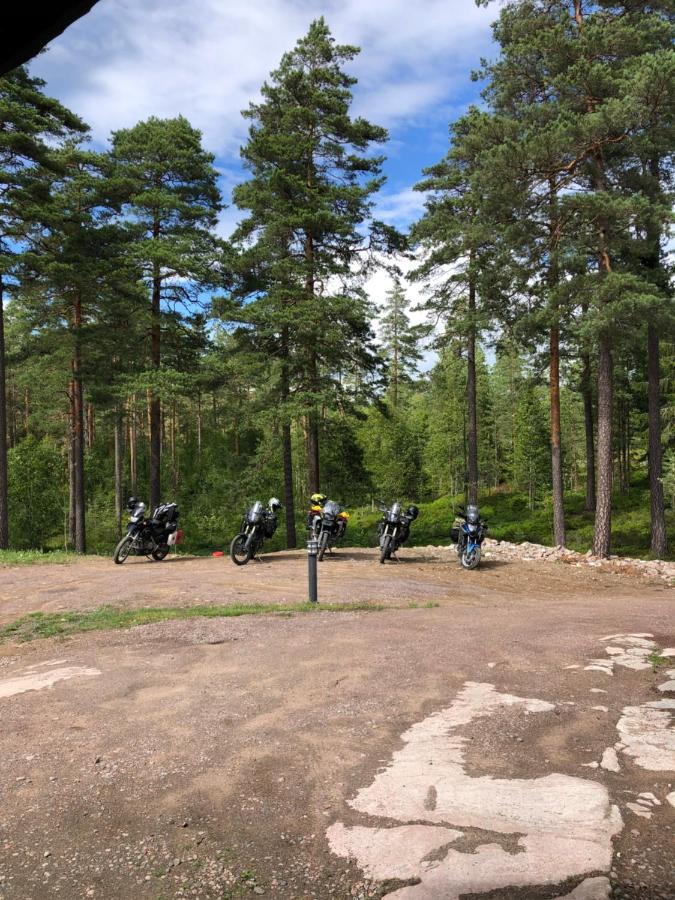 Timber Cottages With Jacuzzi And Sauna Near Lake Vaenern Karlstad Luaran gambar