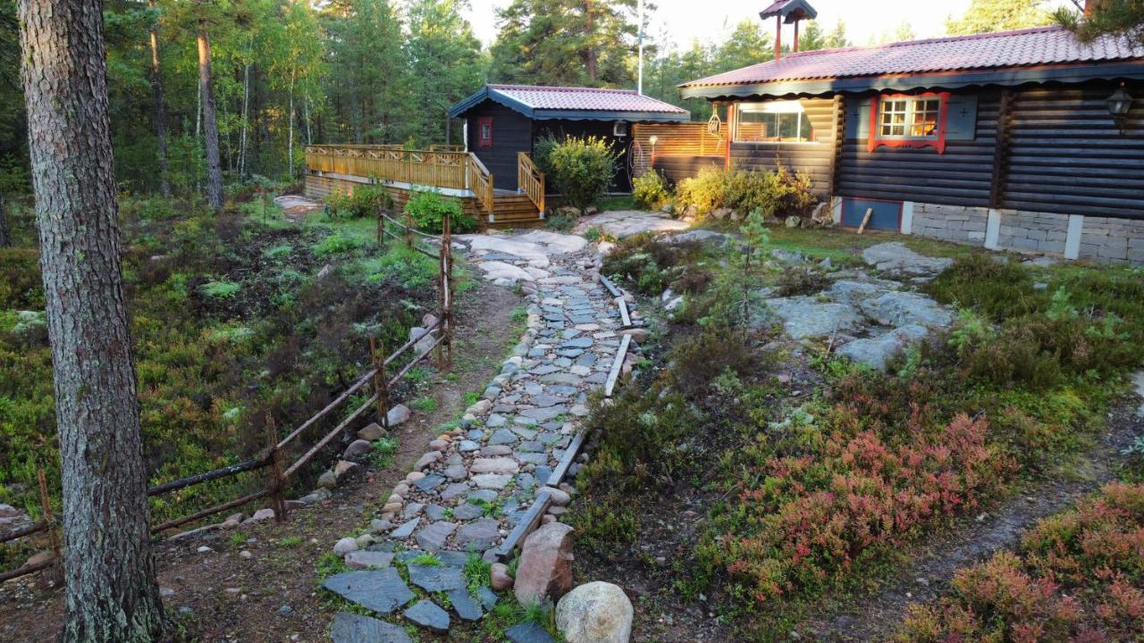 Timber Cottages With Jacuzzi And Sauna Near Lake Vaenern Karlstad Luaran gambar