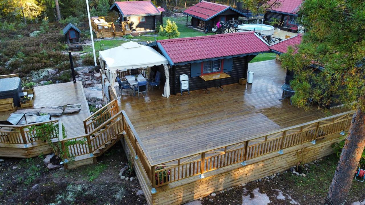 Timber Cottages With Jacuzzi And Sauna Near Lake Vaenern Karlstad Luaran gambar
