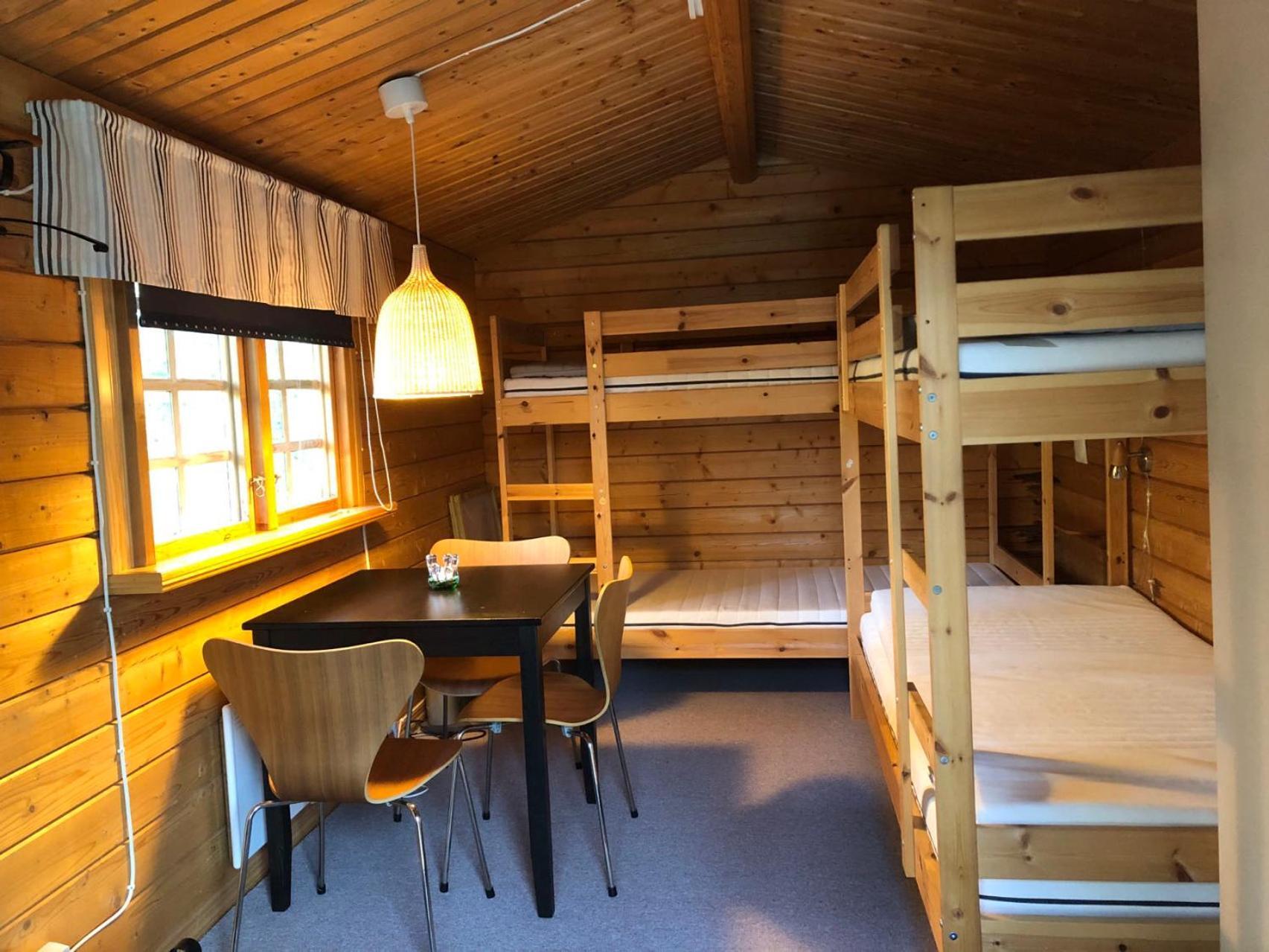 Timber Cottages With Jacuzzi And Sauna Near Lake Vaenern Karlstad Luaran gambar