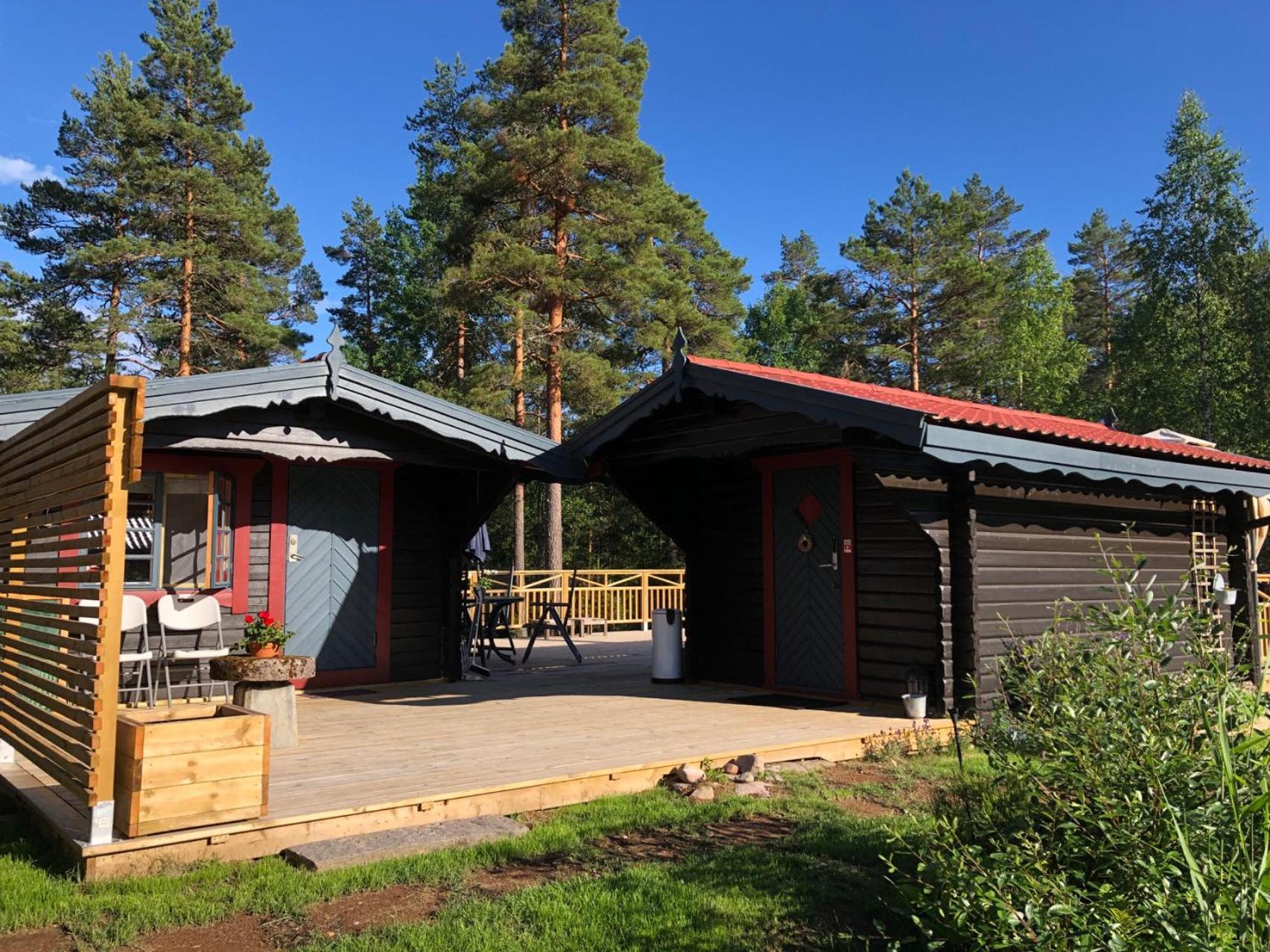 Timber Cottages With Jacuzzi And Sauna Near Lake Vaenern Karlstad Luaran gambar