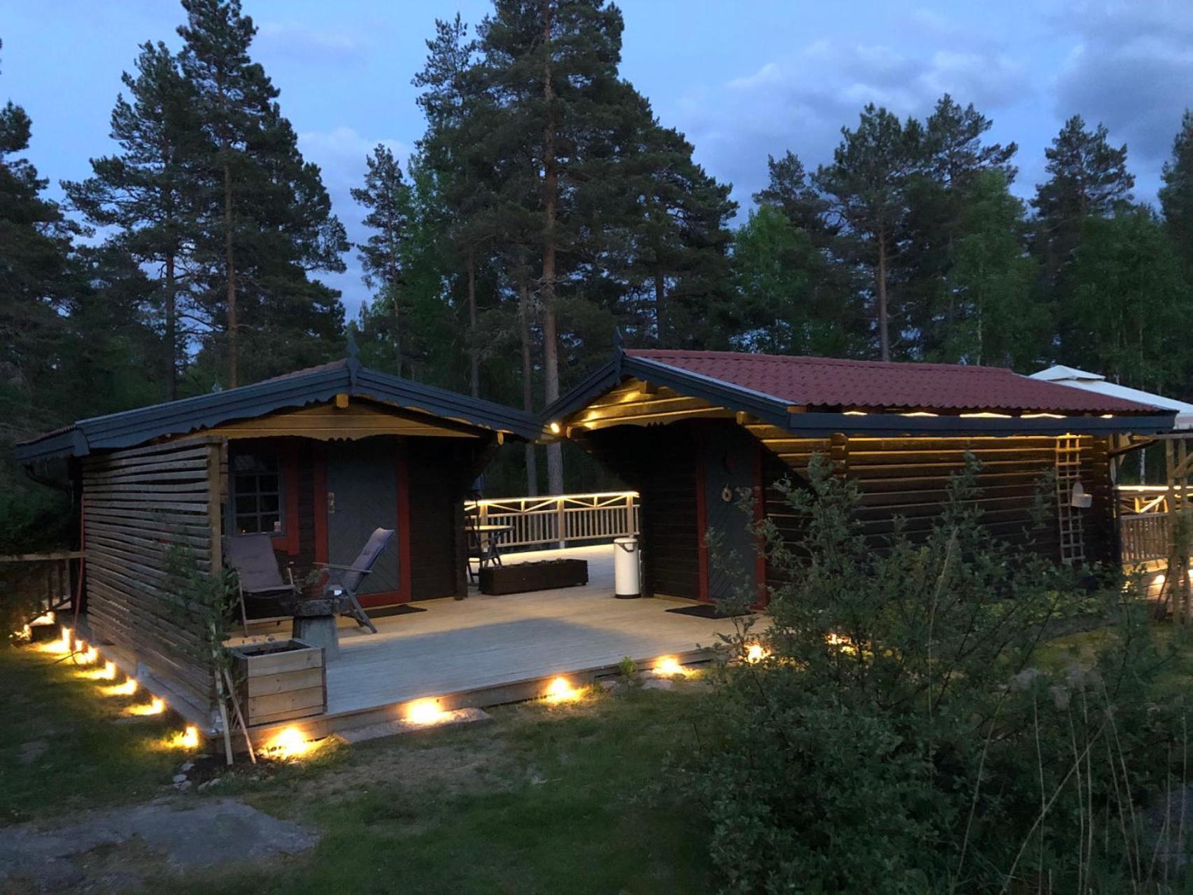 Timber Cottages With Jacuzzi And Sauna Near Lake Vaenern Karlstad Luaran gambar